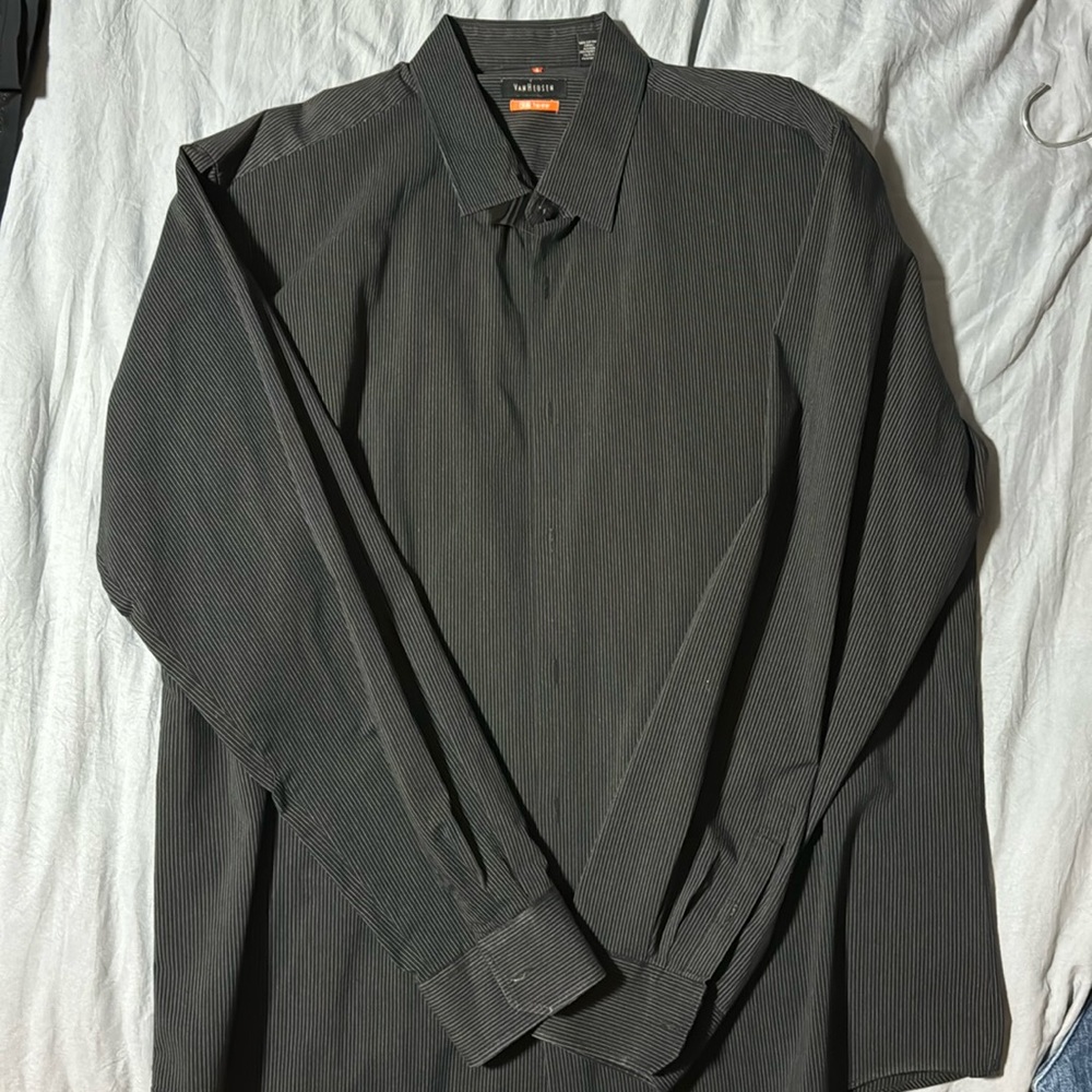 Van Heusen Men’s button down dress shirt. Size 17 to 17.5
